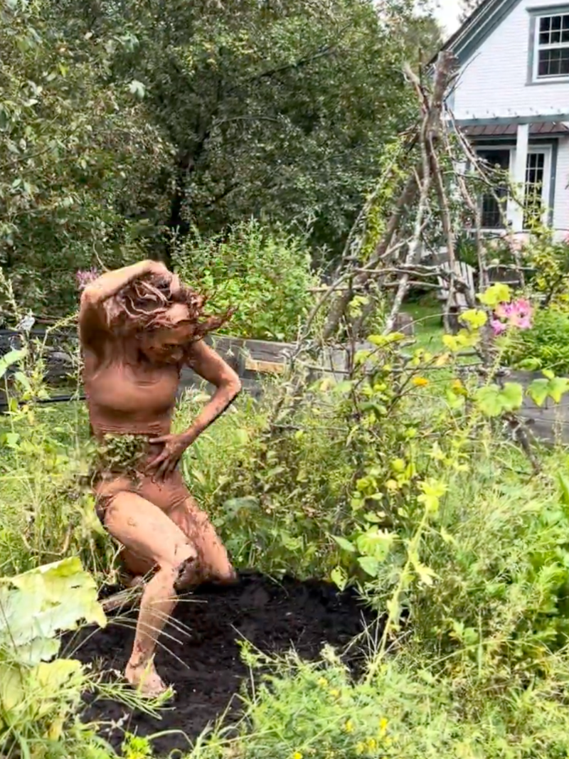 Emmanuelle Martin en performance dans Liens essentiels